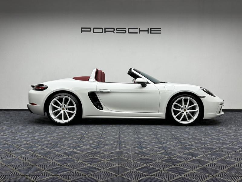 Porsche 718, 2025 — фото 8 из 12