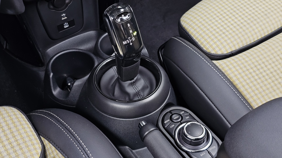 Mini Cooper Convertible, 2023 — фото 8 из 12