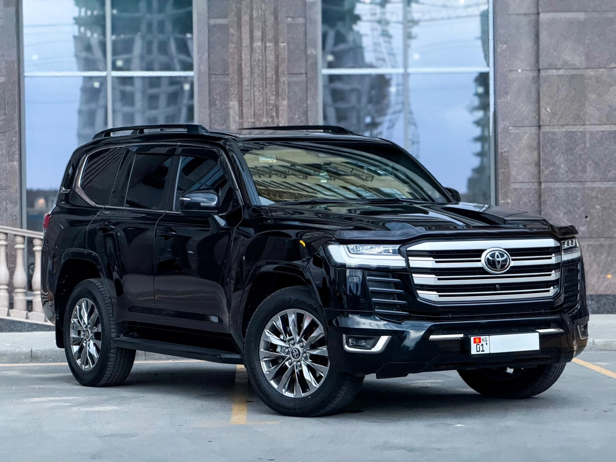 Toyota Land Cruiser, 2022 — фото 3 из 9