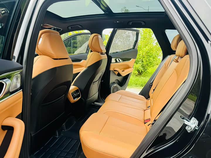 Geely Atlas L, 2025 — фото 5 из 9