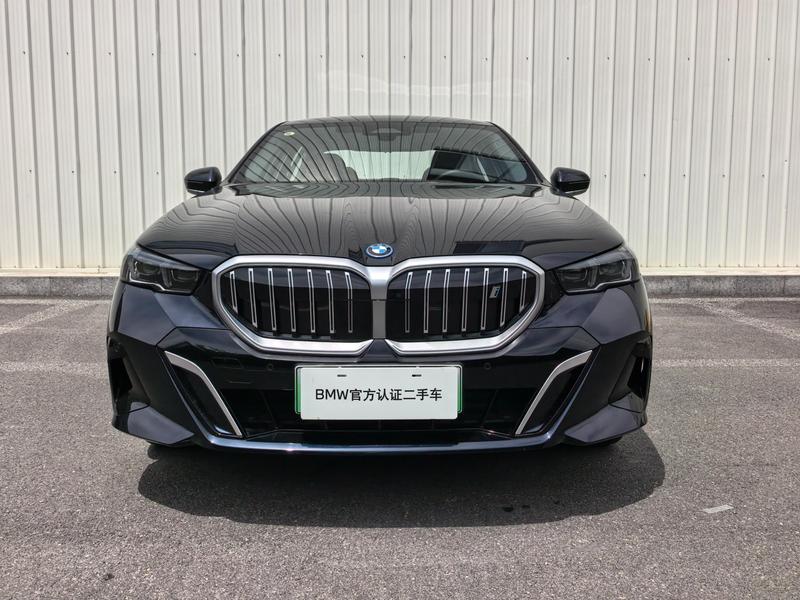 BMW i5, 2025 — фото 2 из 10