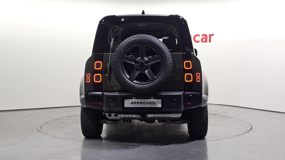 Land Rover Defender, 2025 — фото 7 из 12