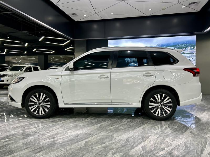 Mitsubishi Outlander, 2022 — фото 4 из 12