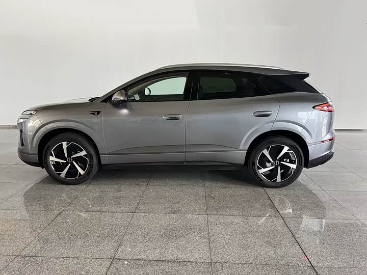 BYD Sea Lion 06 Hybrid/EV, 2026 — фото 2 из 9