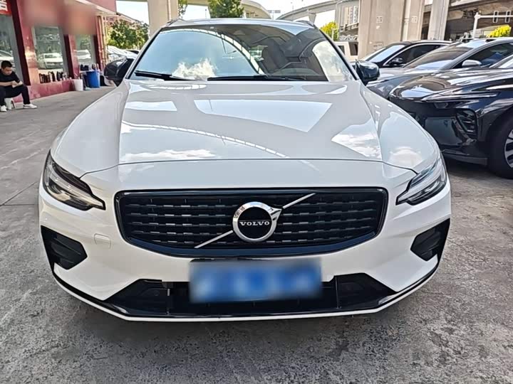 Volvo V60, 2022 — фото 3 из 9