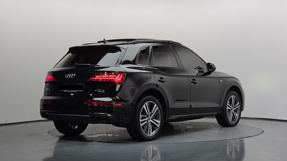 Audi Q5, 2023 — фото 2 из 12
