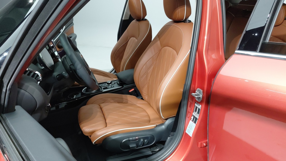 Mini Clubman, 2024 — фото 9 из 12
