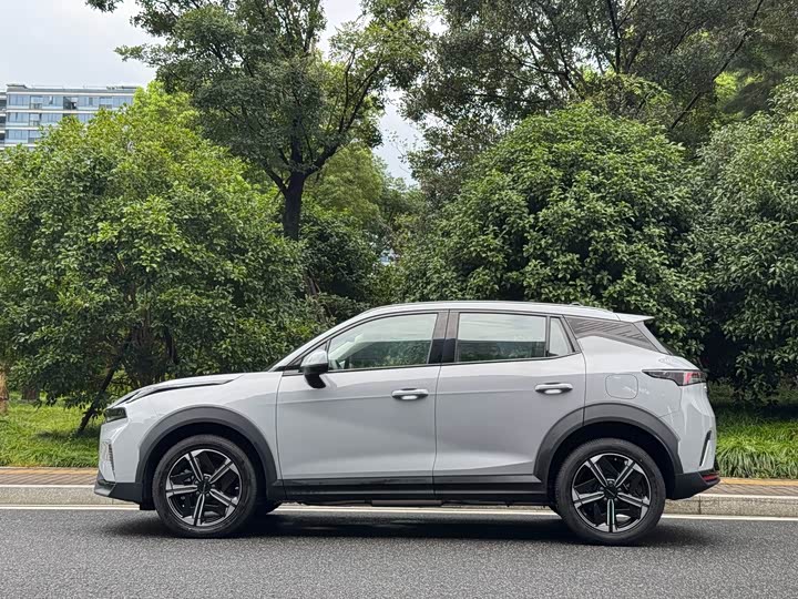 Lynk & Co 06 EM-P Hybrid, 2026 — фото 3 из 9