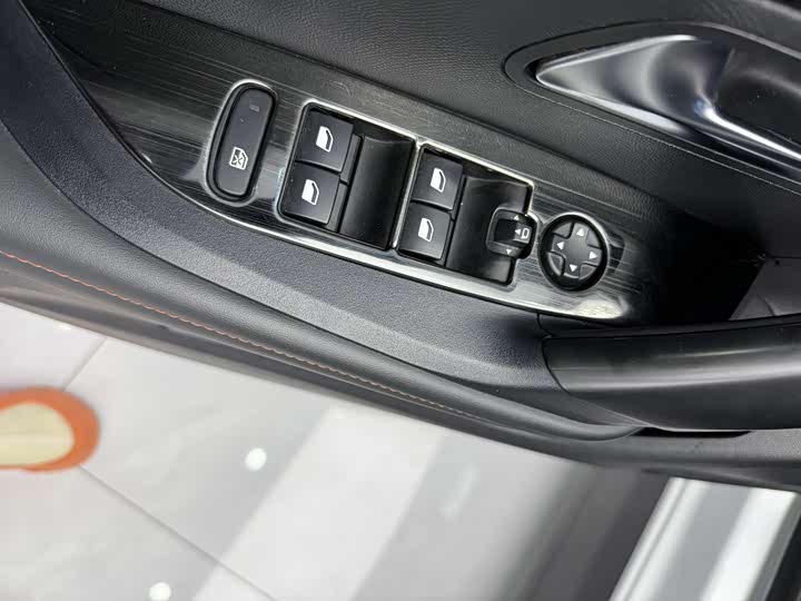 Peugeot 2008, 2022 — фото 8 из 9