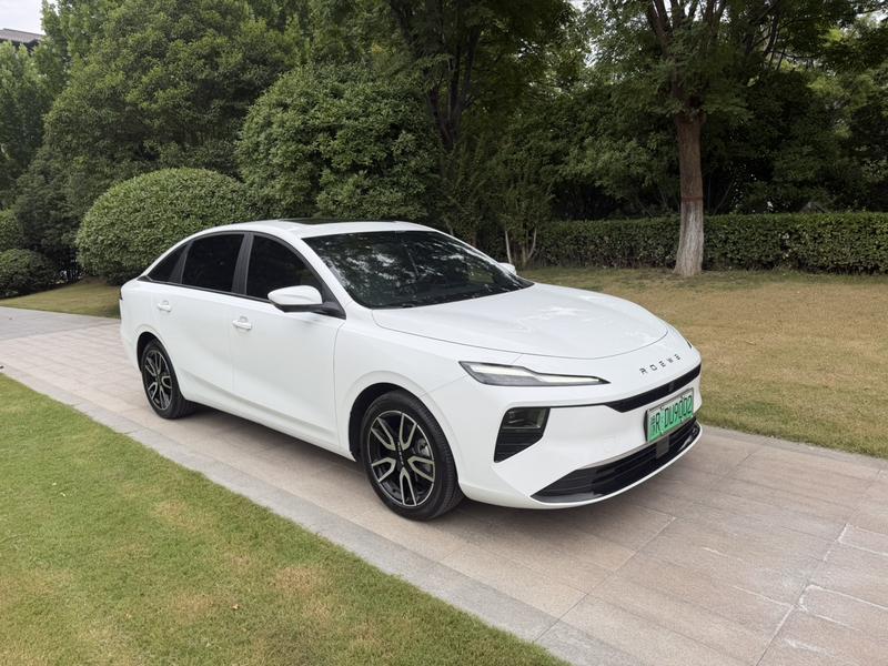 Roewe D6, 2025 — фото 2 из 12