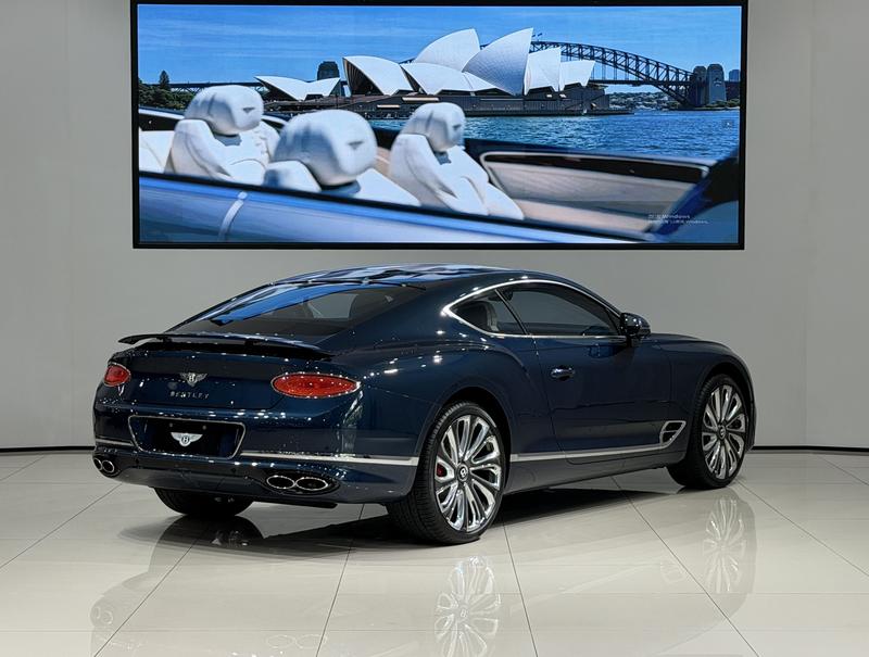 Bentley Continental GT, 2023 — фото 4 из 8