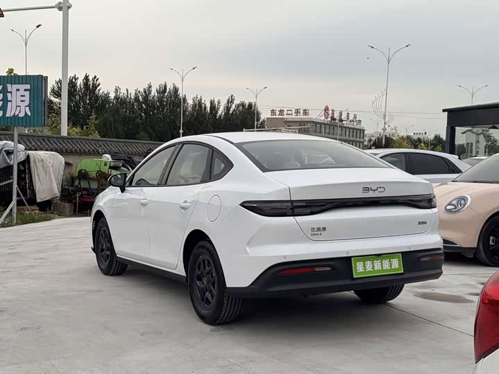 BYD Seal 05 DM-i Hybrid, 2026 — фото 7 из 9