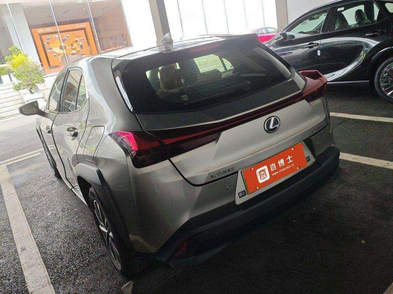 Lexus UX Hybrid, 2021 — фото 3 из 12