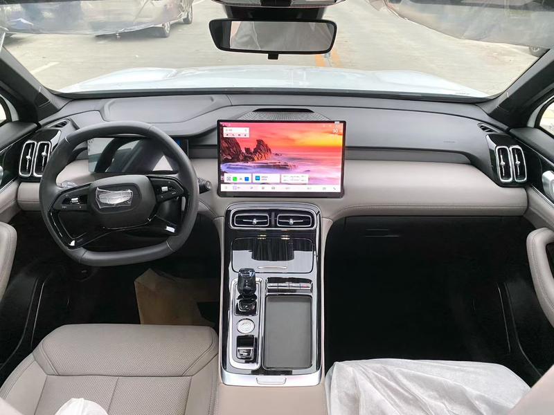 Geely Atlas L, 2025 — фото 7 из 10
