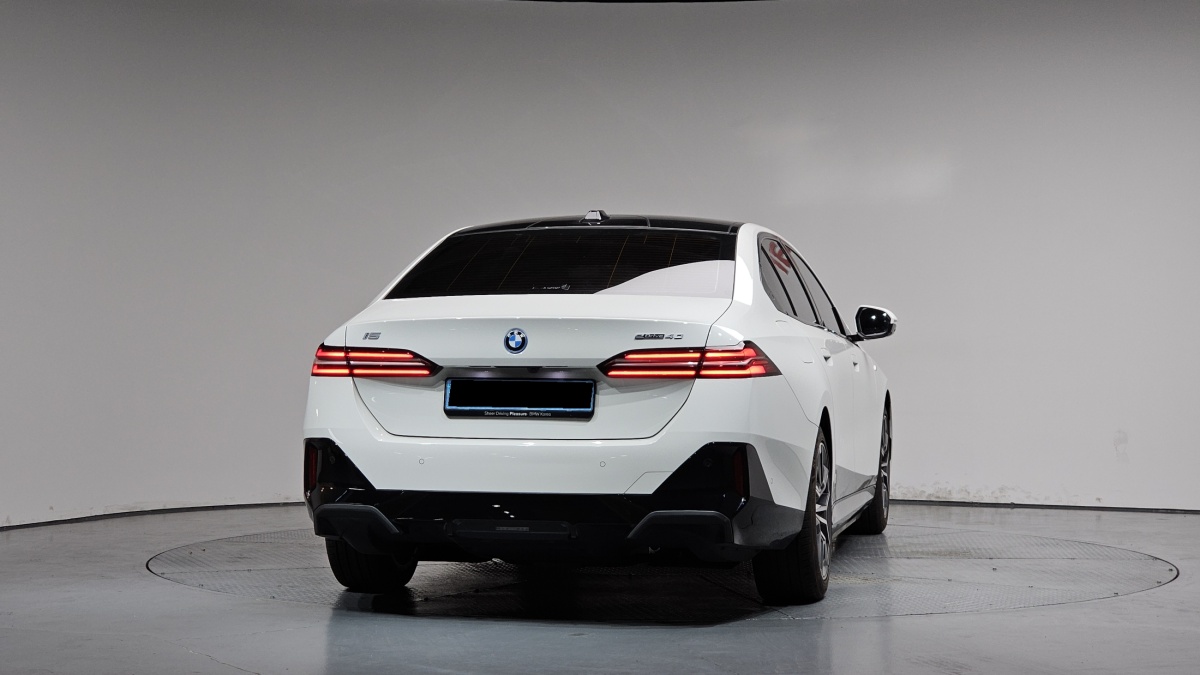 BMW i5, 2023 — фото 4 из 12