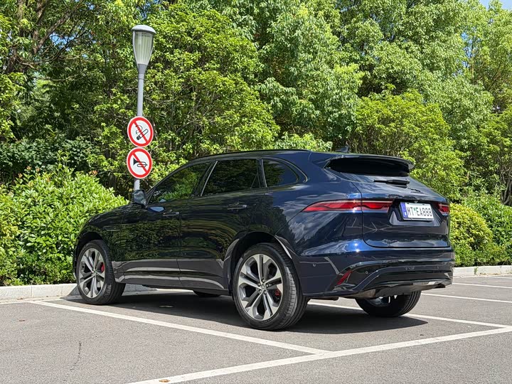 Jaguar F-Pace, 2023 — фото 7 из 9