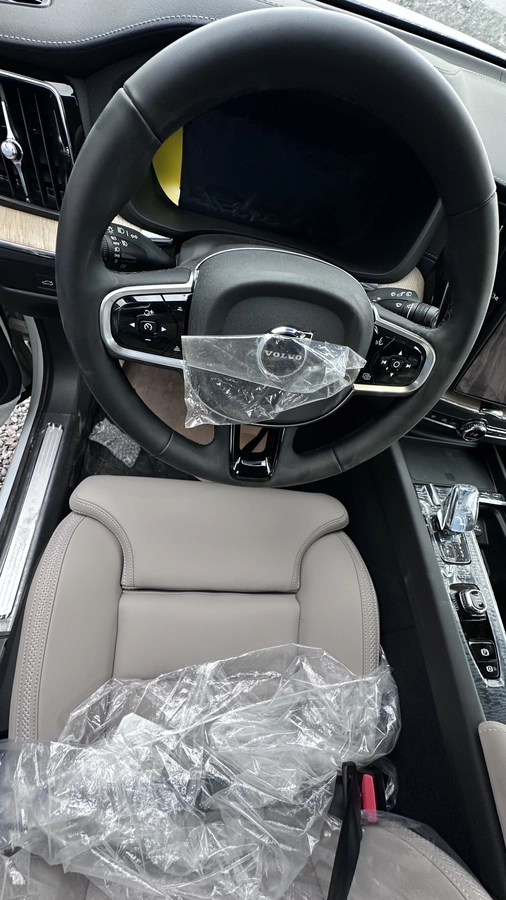 Volvo Xc60, 2025 — фото 8 из 12