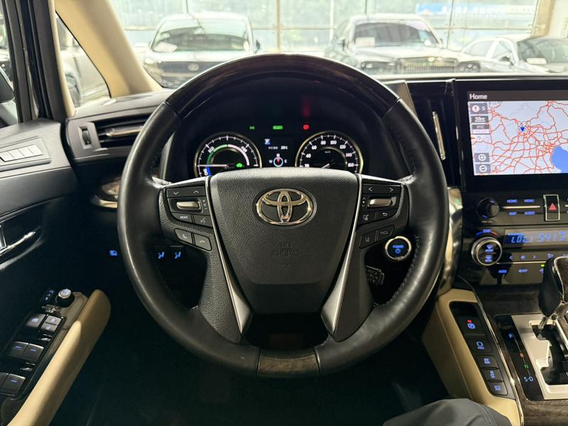 Toyota Vellfire, 2022 — фото 10 из 12