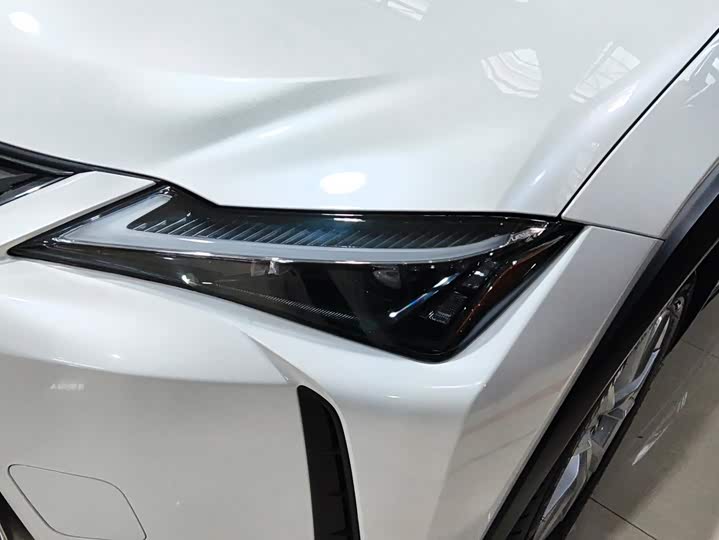 Lexus UX, 2024 — фото 5 из 9