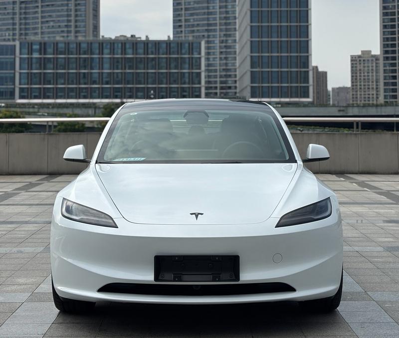 Tesla Model 3, 2026 — фото 2 из 11