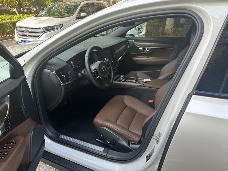 Volvo V90, 2023 — фото 7 из 9