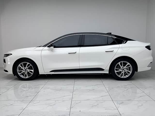 Ford Mondeo, 2022 — фото 7 из 9