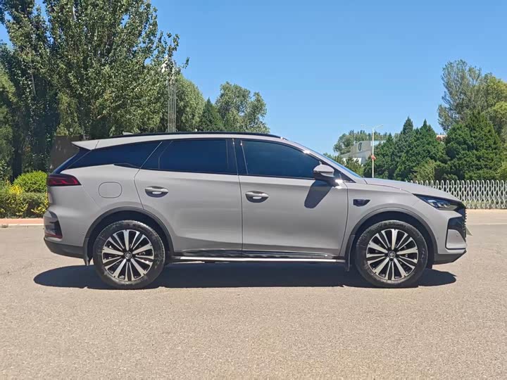 BYD Tang Hybrid/EV, 2025 — фото 8 из 9