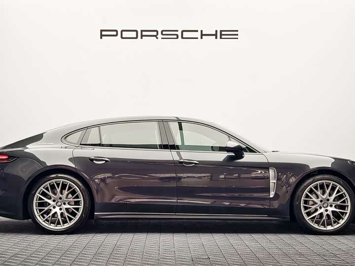 Porsche Panamera, 2023 — фото 8 из 9