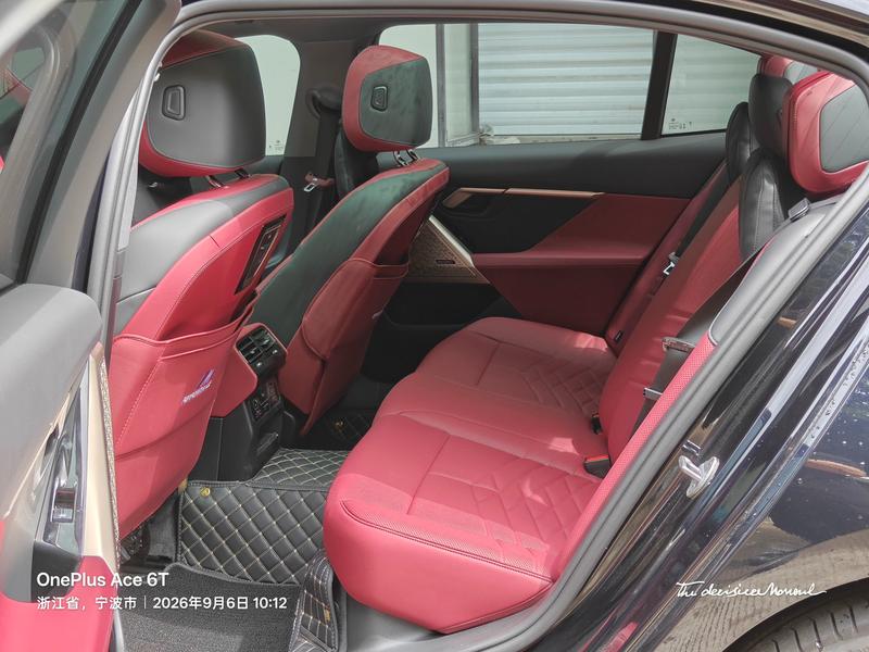 BMW 5 Series, 2025 — фото 9 из 10