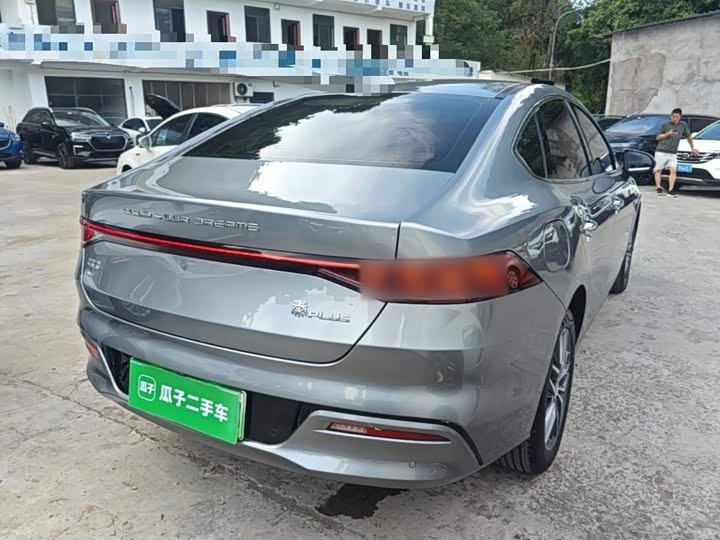BYD Qin Plus, 2023 — фото 7 из 9