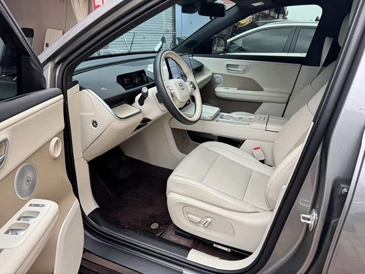 Toyota bZ3X, 2025 — фото 6 из 9
