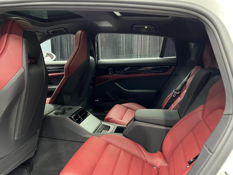 Porsche Panamera, 2025 — фото 8 из 10