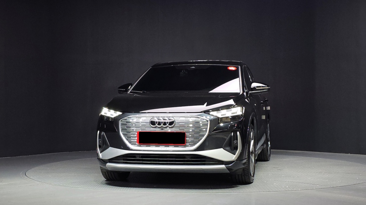 Audi Q4 e-tron, 2022 — фото 3 из 12