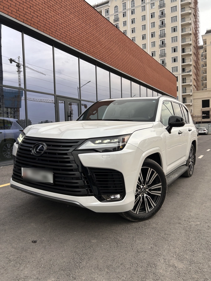 Lexus LX, 2022
