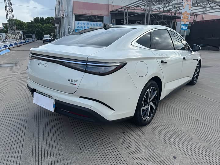 BYD Seal 07 DM-i Hybrid, 2025 — фото 6 из 9