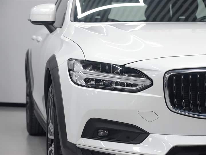 Volvo V90, 2023 — фото 4 из 9