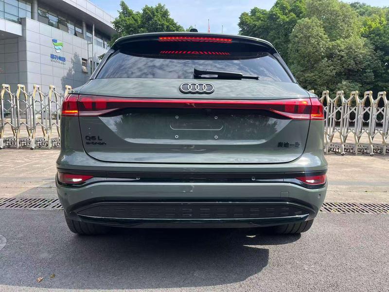 Audi Q6L e-tron, 2025 — фото 4 из 11