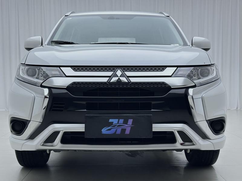 Mitsubishi Outlander, 2022 — фото 2 из 12