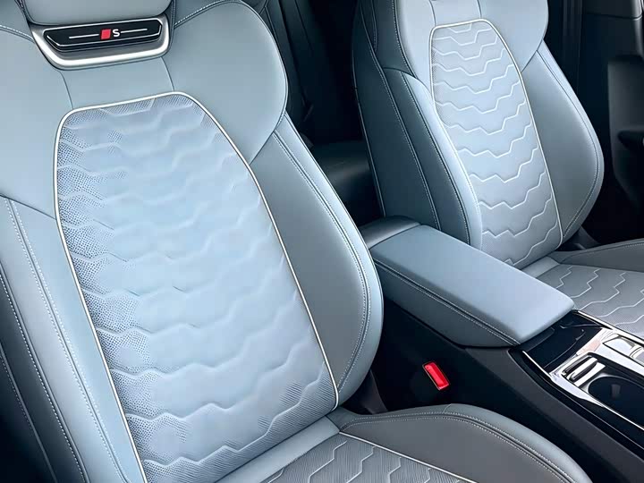 Audi Q6L e-tron, 2025 — фото 6 из 9