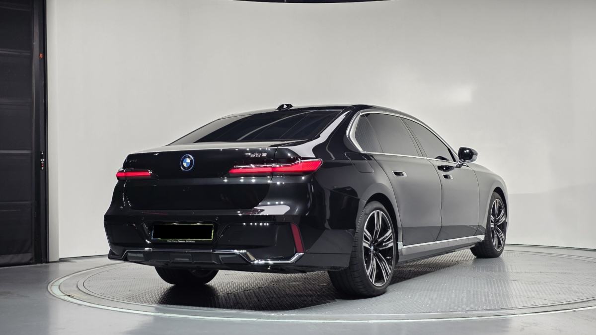 BMW 7 Series, 2025 — фото 2 из 12