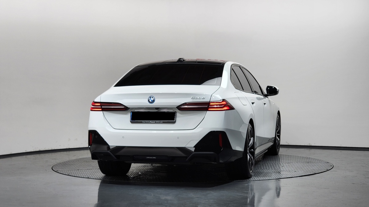 BMW 5 Series, 2025 — фото 4 из 12