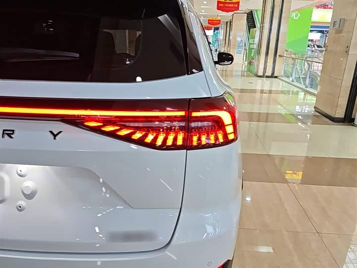 Chery Tiggo 8 Pro, 2023 — фото 8 из 9