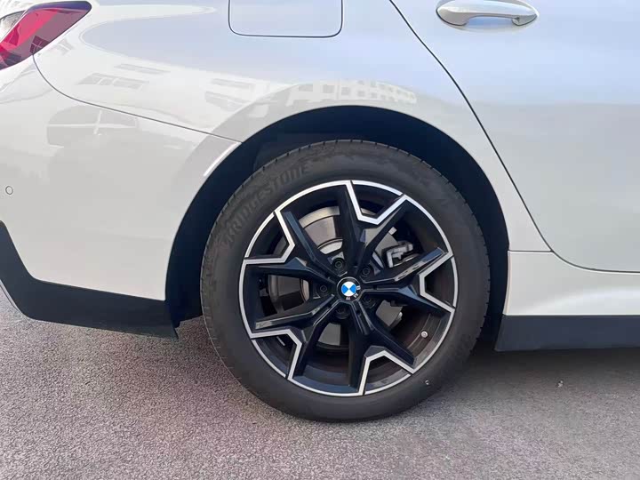 BMW i3, 2025 — фото 6 из 7
