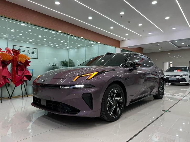Lynk & Co 07 EM-P Hybrid, 2025 — купить в Чебоксарах под ключ