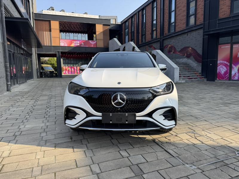 Mercedes-Benz EQE SUV, 2023 — фото 2 из 12