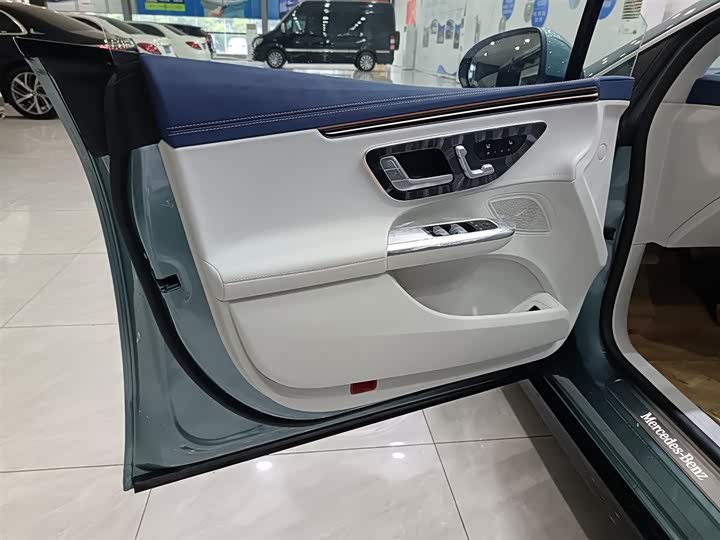 Mercedes-Benz EQE, 2025 — фото 8 из 9