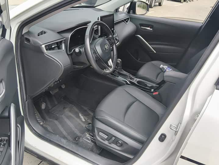 Toyota Corolla Cross, 2023 — фото 9 из 9