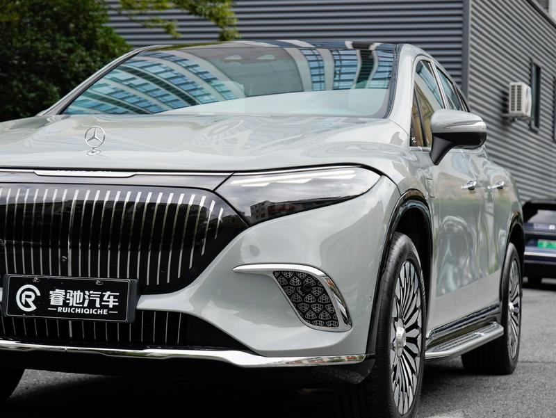 Mercedes-Benz Maybach EQS SUV, 2025 — фото 6 из 11