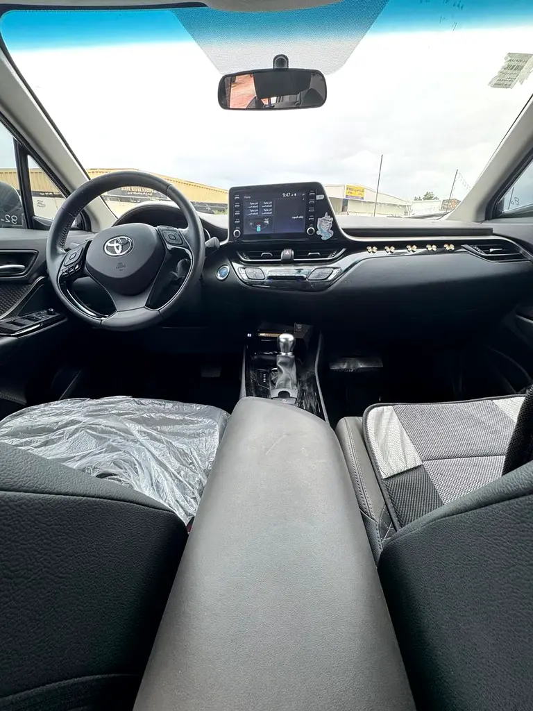 Toyota C-HR, 2023 — фото 9 из 10