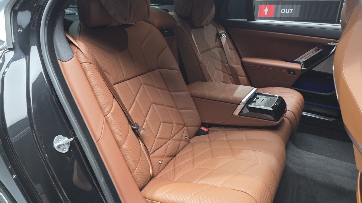 BMW 7 Series, 2025 — фото 11 из 12